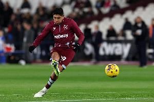 记者：国米和贾府曾竞购E-阿尔瓦雷斯，费内巴切可2200万欧买断他