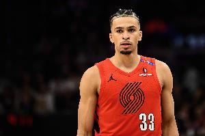 进攻不行防守给力！卡马拉7中2拿4分4板3助1帽 两次逼出8秒违例